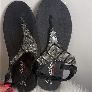 Skechers Women's Black and Silver Sandals